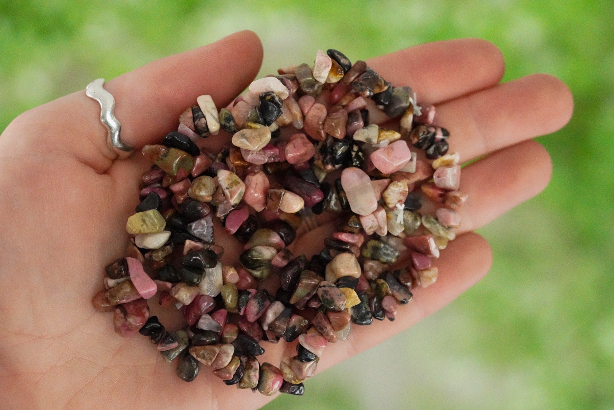 Rhodonite Tumbled Stone Crystal Chip Bracelet