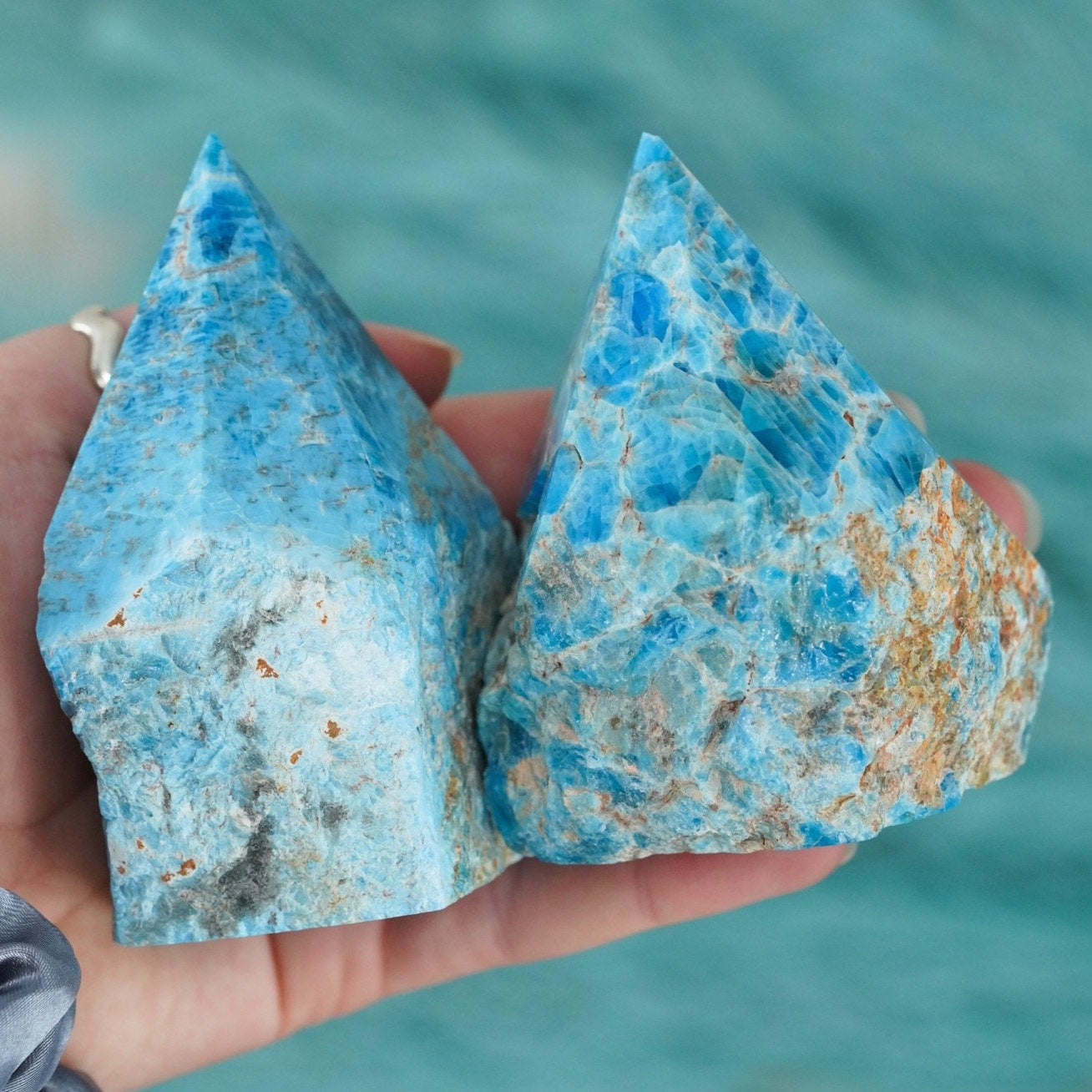 Large Raw Apatite point