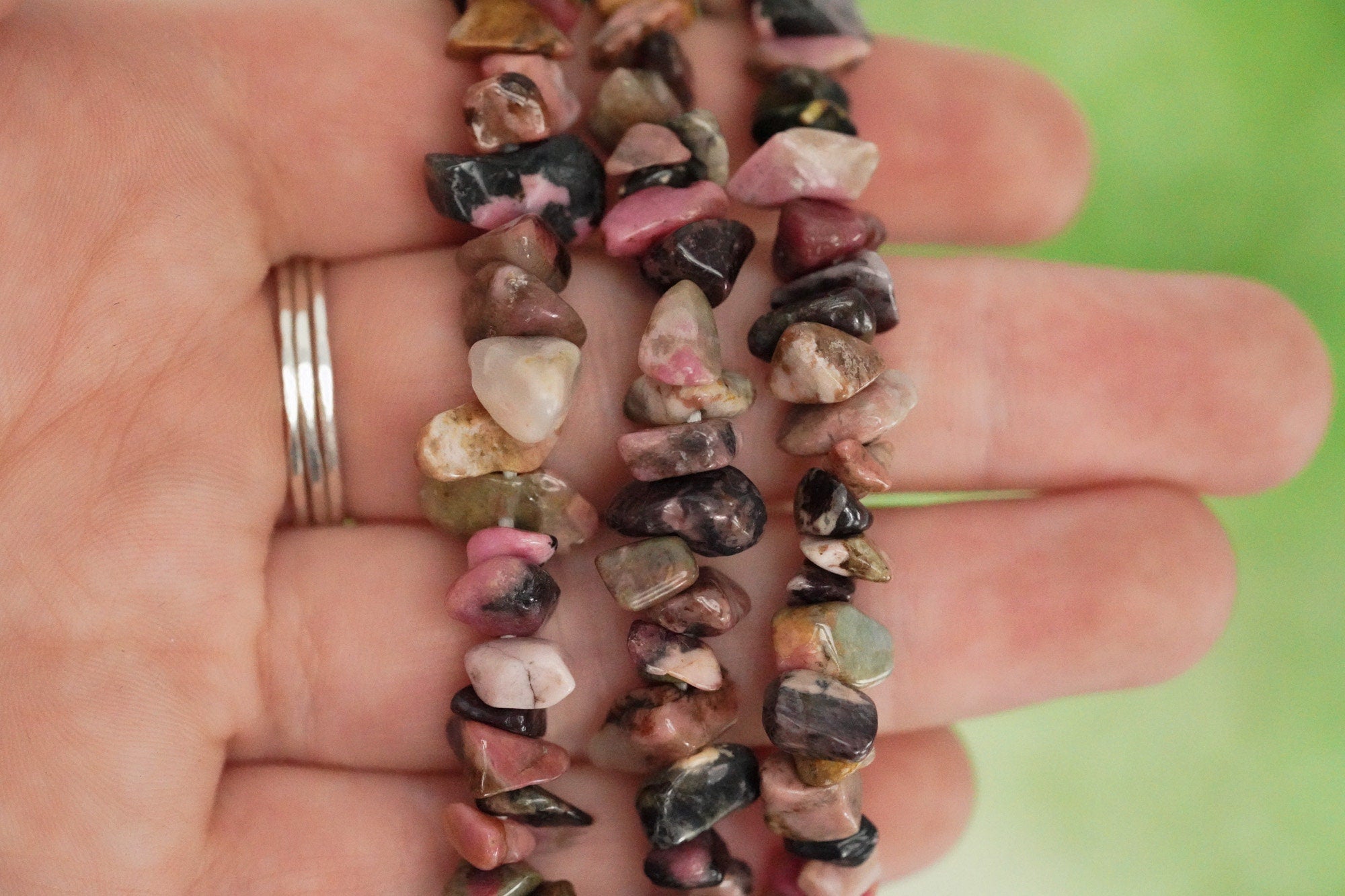 Rhodonite Tumbled Stone Crystal Chip Bracelet