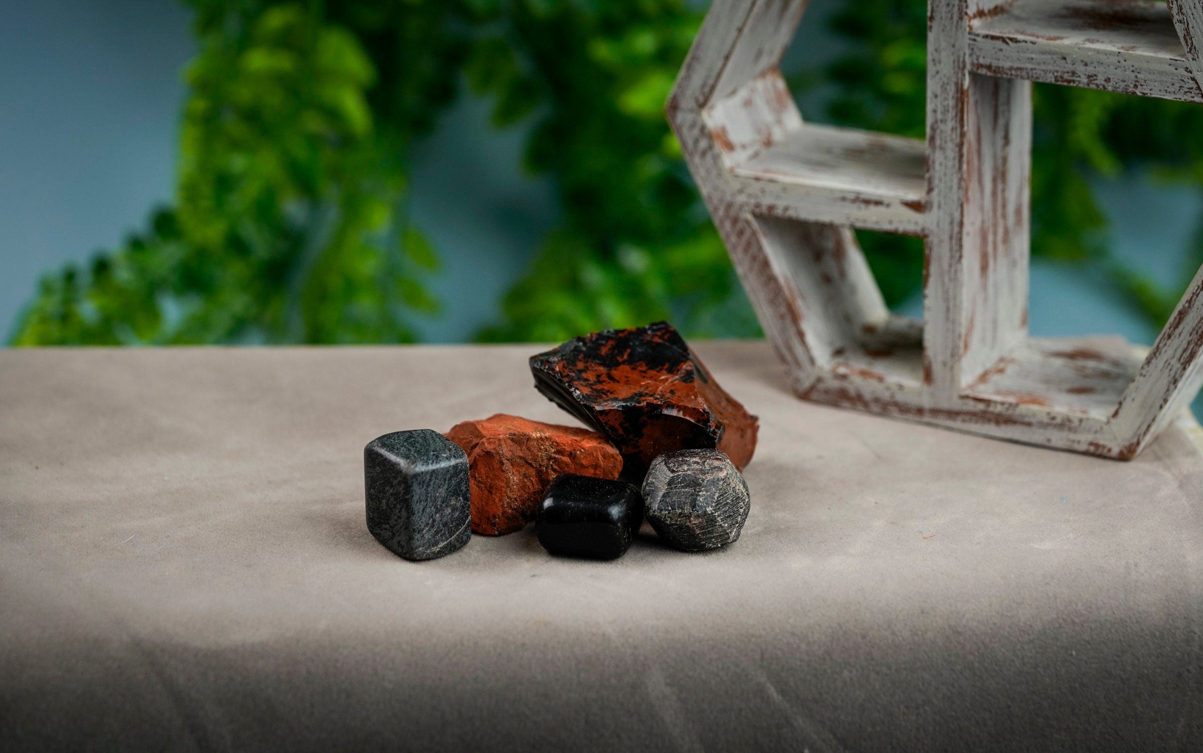 Root Chakra Crystal Set