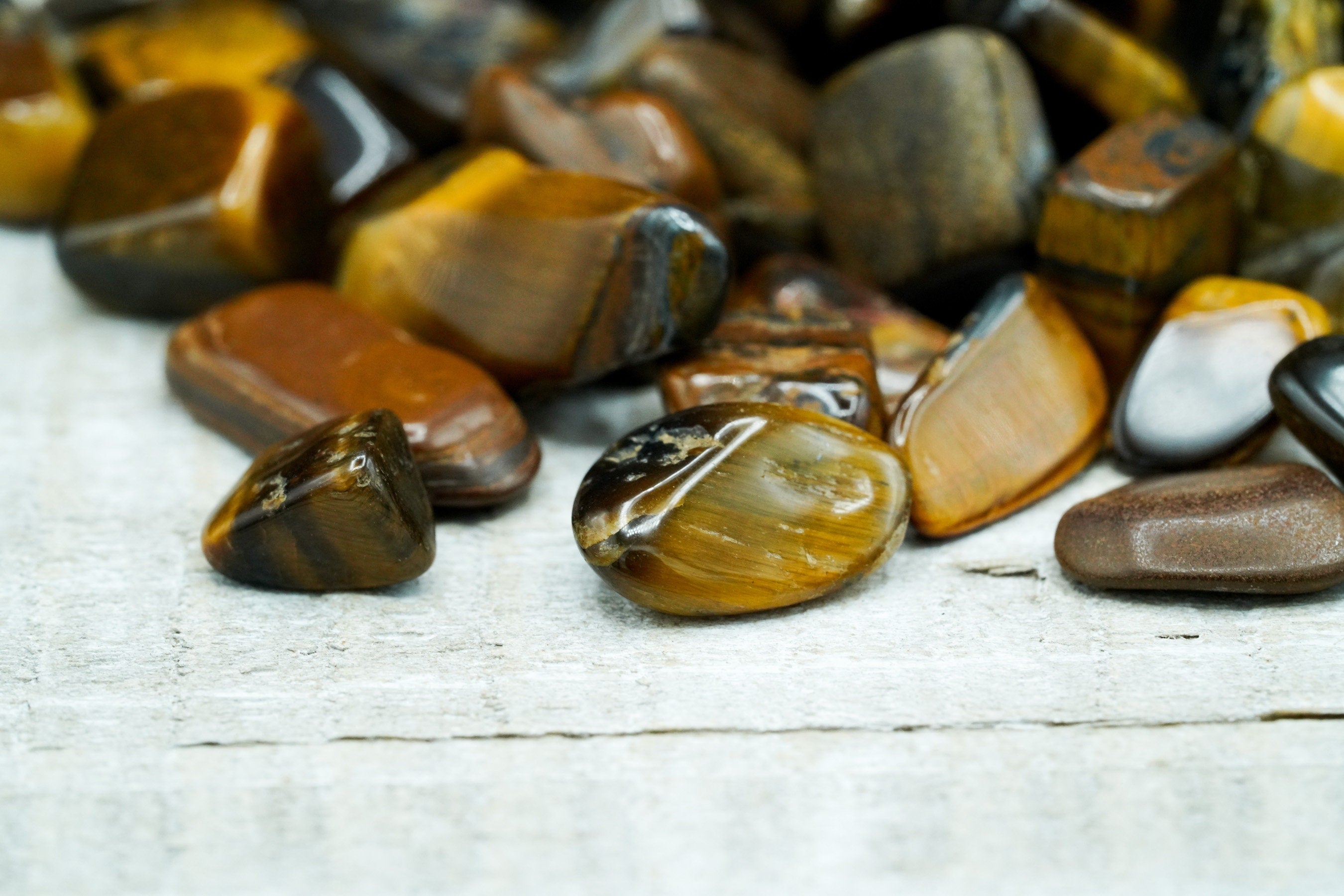 Tigers Eye Tumbled Crystal Chips