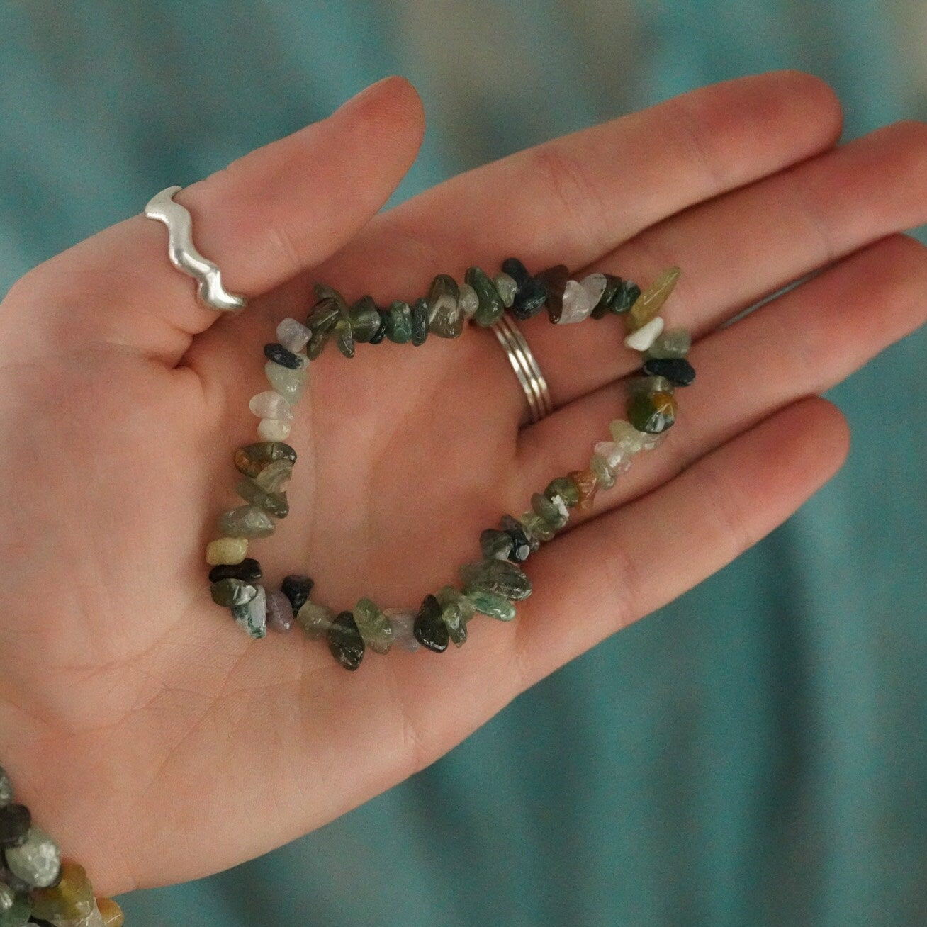 India Agate Stone Crystal Chip Bracelet