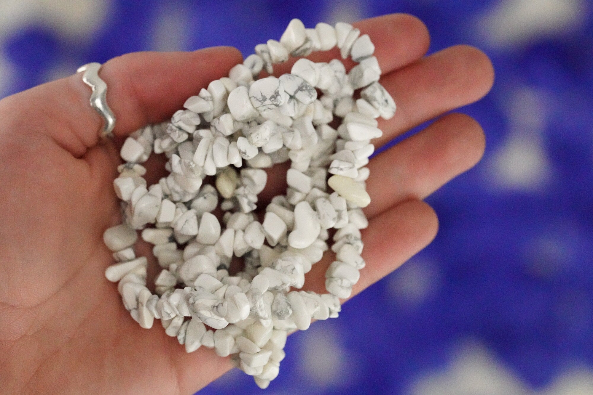 White Howlite Tumbled Stone Crystal Chip Bracelet