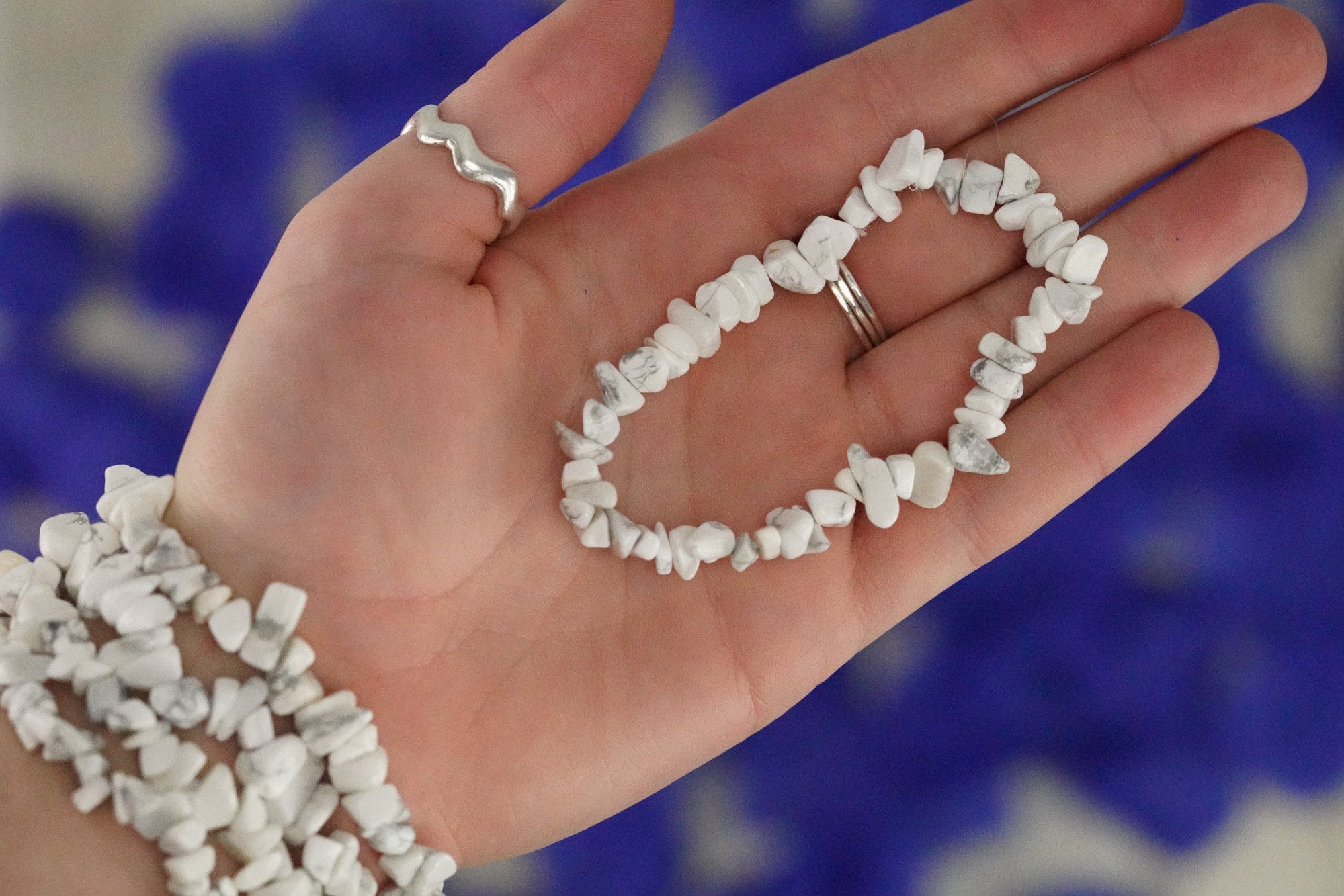 White Howlite Tumbled Stone Crystal Chip Bracelet