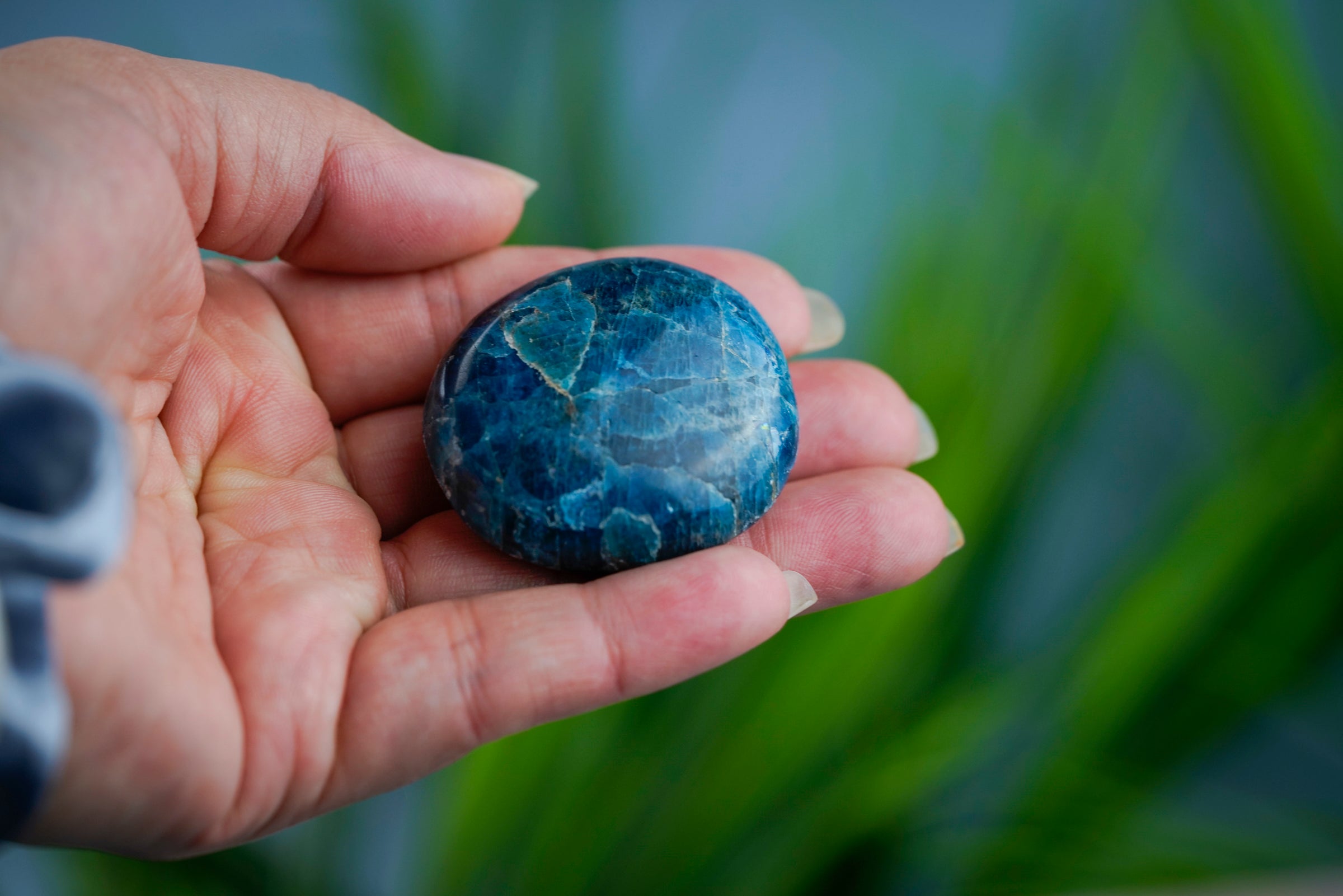 Large Apatite Palm Stone