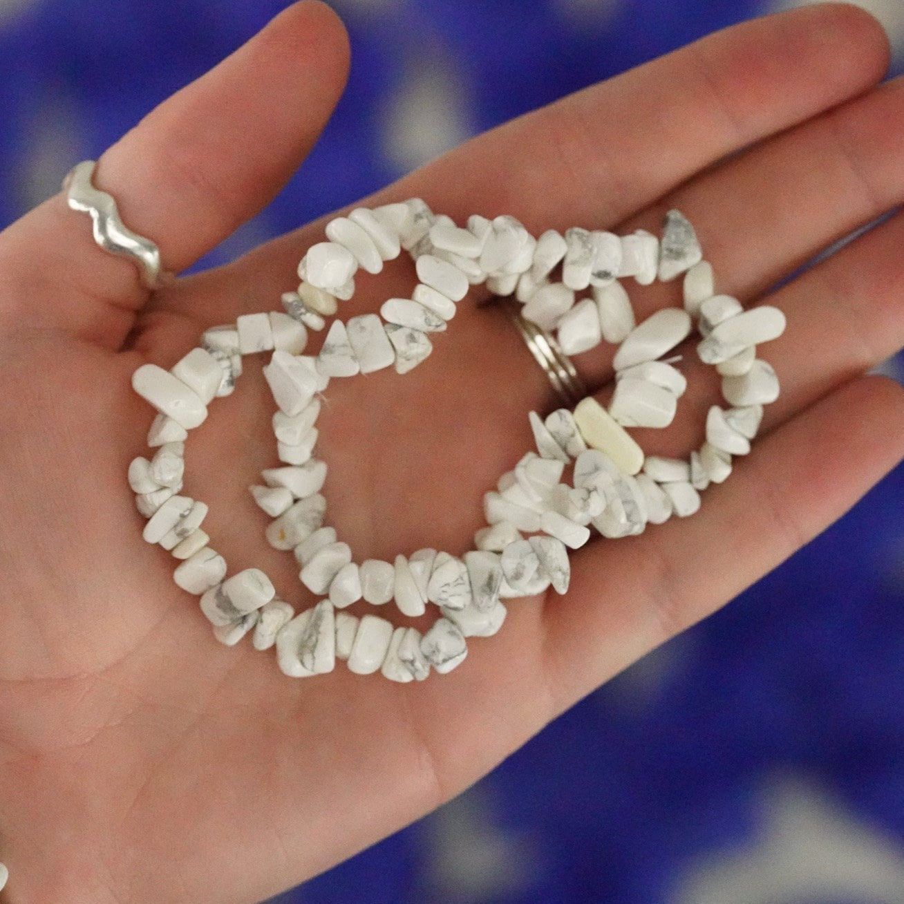 White Howlite Tumbled Stone Crystal Chip Bracelet