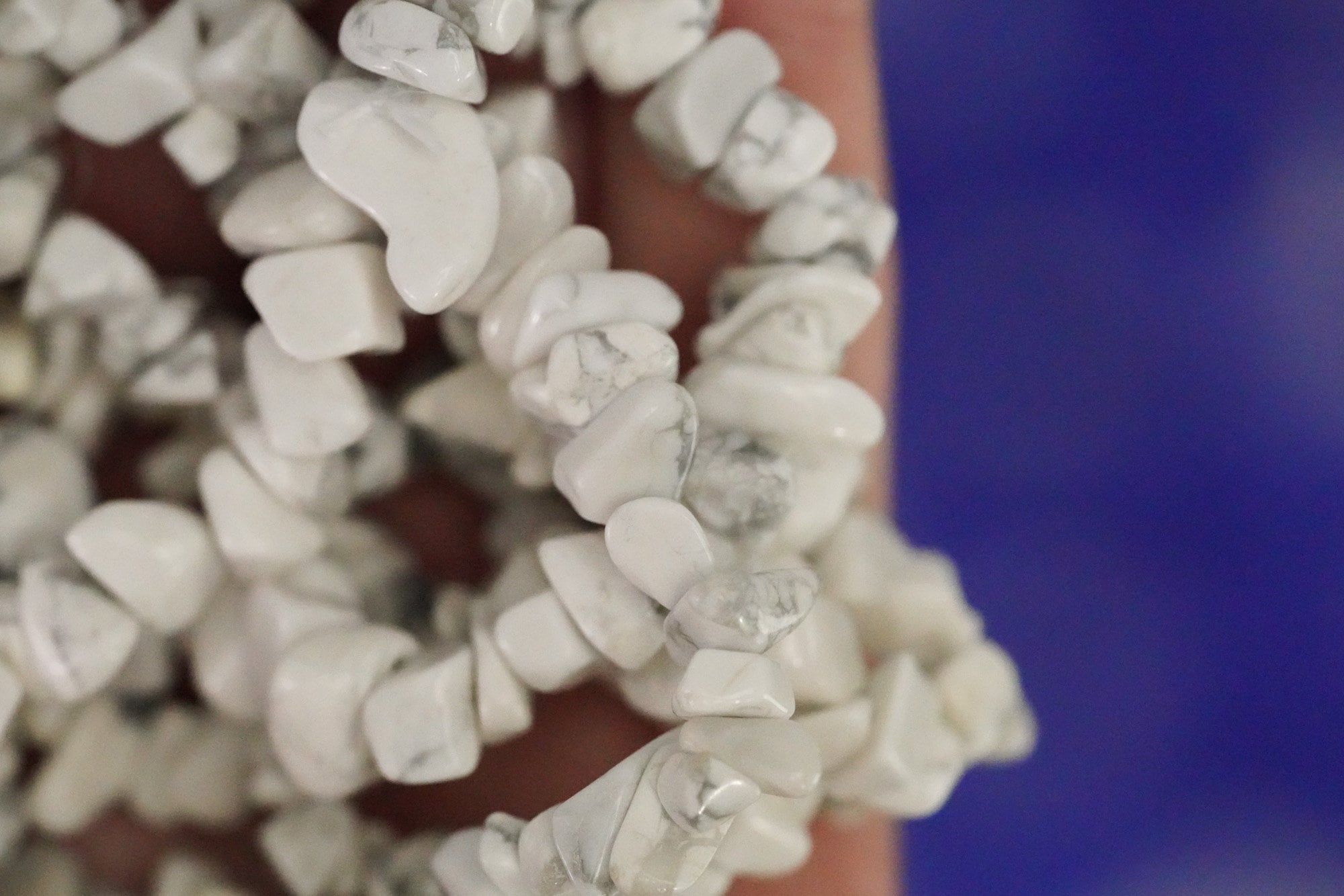 White Howlite Tumbled Stone Crystal Chip Bracelet